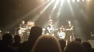 Band Maid - Saiki receives a teddy bear (Zeche, Bochum, 24.06.2019)