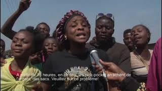 Lubumbashi, marché Zambia : des jeunes gens arrachent des biens aux passants