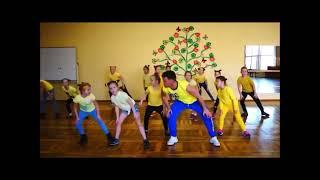 ZUMBA KIDS - Electronic Song - Minions / Instagram: @dovydaszumba