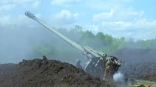 Footage of Msta-B self-propelled howitzer crews in action