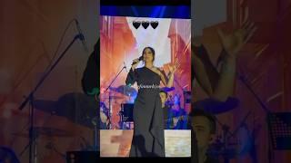 Ebru Gündeş - Yüreğimden Tut konser (playback edit) ️