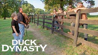 Duck Dynasty: Willie Buys a Horse and Enters It Into a Race