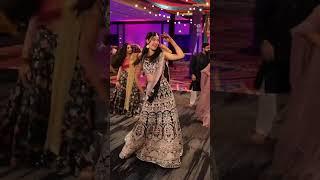 Bride's Family Surprises the Bride & Groom with a Beautiful Dance Performance at the Sangeet