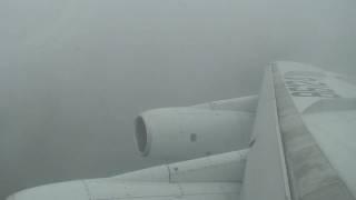 Взлет самолета ИЛ 86  / IL 86 (Ilyushin) Russian plane takeoff in the rain from Moscow