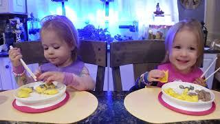 Twins try portobello mushroom sauce