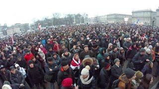 В Белоруссии на крупных заводах начались акции протеста | Митинги Минск протесты Беларусь забастовка