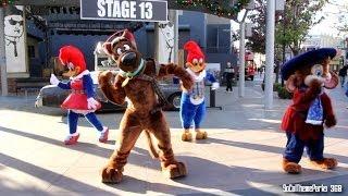 [HD] Dancing Universal Characters at Universal Studios Hollywood 2013