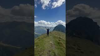 THE VIEW #travelandtellno1 #travel #visitromania #hike #fagaras
