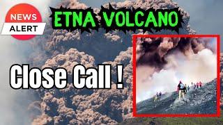 Tourists run in Panic ! Dangerous Flank Collapse causes Violent Eruption like another White Island !