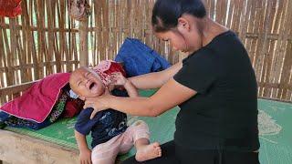 A 17 year old single mother digs cassava, gets rice from cassava to cook Banh Dai, an abandoned boy