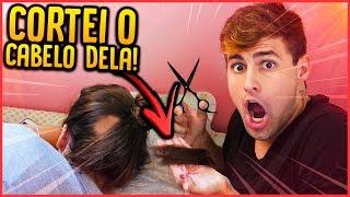 CORTEI O CABELO DELA ENQUANTO ELA DORMIA!! - TROLLANDO MINHA AMIGA [ REZENDE EVIL ]