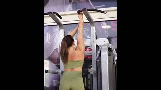 Female Bodybuilder One Arm Pullups | Gym Life Official