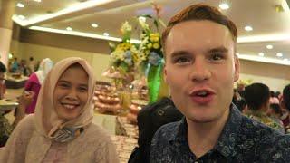 INVITED TO AN INDONESIAN WEDDING IN BEKASI, JAKARTA 