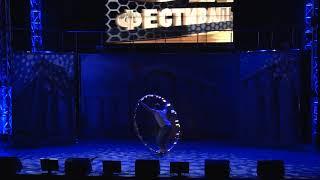 Шоу Kresiva (СПБ)    гимнаст на LED CYR WHEEL