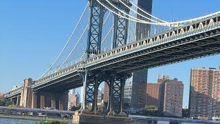 Walk along the picturesque Manhattan Bridge