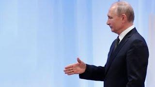 Путин протягивает вам руку дружбы, а вы в нее плюете