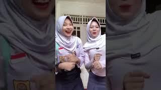 Jogetan dua siswi cantik #Shorts
