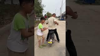 لم يمنعه الرفض من الذهاب للمهرجان ! #shorts