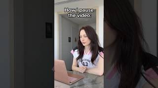 How I pause the video VS mom VS teacher  #elsarca #tiktok