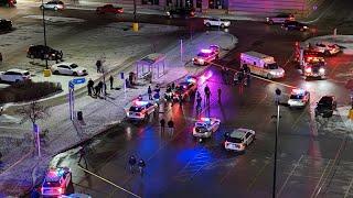 Winnipeg police officer stabbed in neck, officers fatally shoot suspect