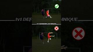 1v1 DEFENDING TECHNIQUES ️.#football #footballskills #soccer #defender #defending #shots