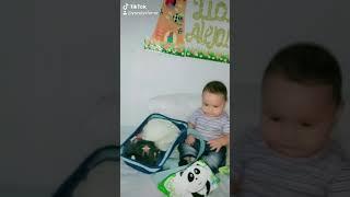 Vete con tu madrina.