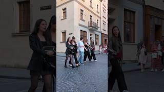 Атмосфера у Львові #music #dance #disco #lvivcitywalk #lviv #львів #lwów #lemberg #streetphotography