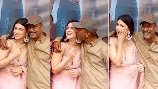 Director AS Ravi Kumar Publicly Kissed Mannara Chopra Infront of Media | Manastars