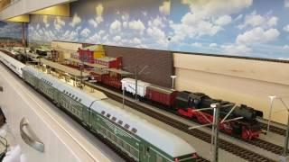 BR 18.3 TRIX AND BR 18.4 ROCO WITH ORIENT EXPRESS AND REINGOLD