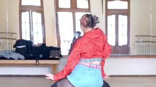 Agusha-Dance-Mia