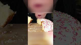 SPRINKLED WHITE CAKE  #shorts  #asmreating #mukbang #먹방 #asmr #whitecake #sprinkles