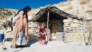 "Blessings of nature: mother and daughter's journey to collect firewood in the mountains"