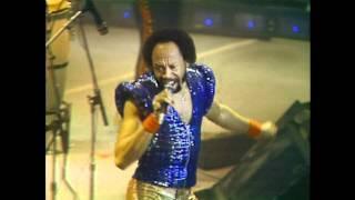 Earth, Wind & Fire Live  1981 " Let's Groove "