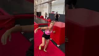 Видели его грудь ? #shorts