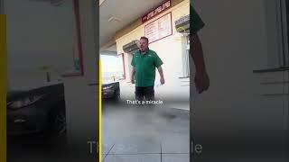 Racist man harasses Muslim girls at U.S. restaurant | Islam Channel