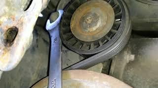 Как поменять ремень генератора на Рено (1,6 16V K4M). How to change the alternator belt to Renault