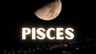 PISCES THIS PERSON IS GONNA START CHASING YOU HARD & THEY’RE NOT USED TO THAT!*🫢TAROT