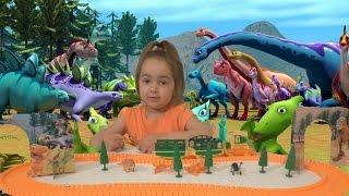 Поезд динозавров!Игрушки из мультфильма!The dinosaur train!Cartoon toys!