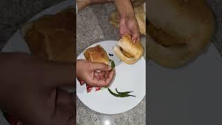 Irresistible Mumbai Vada Pav! Crispy, spicy, and full of flavor! #VadaPav #StreetFood #Mumbai #Short