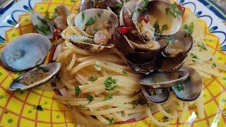 SPAGHETTI ALLE VONGOLE VERACI ricetta Spaghetti alle Vongole in bianco