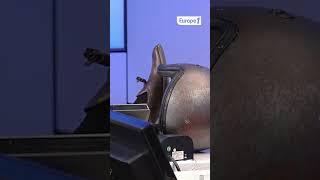  Cyril Hanouna emprunte des mocassins à glands #omslt  #europe1 #cyrilhanouna #funny