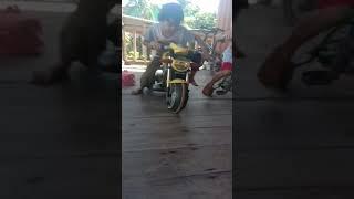 Lumba basikal di atas rumah
