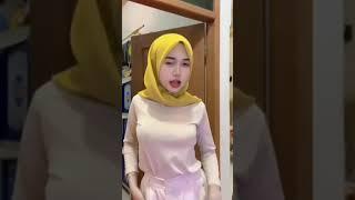 JILBAB KUNING MEMANG MANTAP