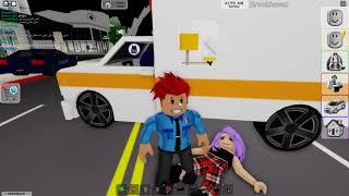 ROBLOX BROOKHAVEN ДЕВОЧКУ СБИЛА СКОРАЯ ПОМОЩЬ В РОБЛОКС GAMES FOR KIDS JUST FOR FUN