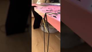 Зубочистка держит бутылку с водой #амитеш #физика