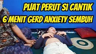 Wanita Cantik Pijat Perut Hilangkan Gejala GERD Anxiety. Sembuh Dalam Waktu Singkat