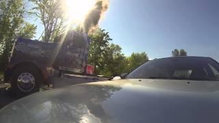 BMW M5 vs Kenworth W900