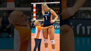 World's tallest female volleyball player in#tallwoman #tallgirlfriend #volleyball #usa