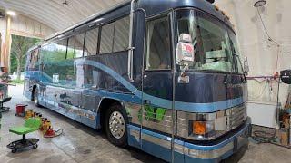 Bought with no inspection, how much will we find wrong with this rv? Gillig bus chassis