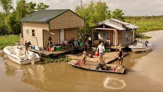 24 Hours on a Bayou House Boat (Fried Grass Shrimp, Giant Gar, Blue Crab and Crawfish Catch & Cook)